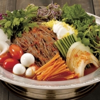 쟁반막국수