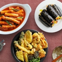 퐁당세트2（떡볶이2人＋모듬튀김5개＋수제꼬마김밥7개＋계란1개＋음료수1）