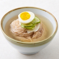 물냉면